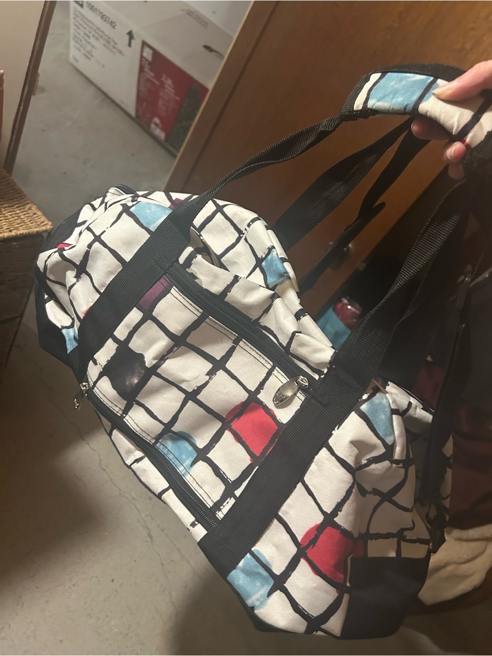 Eagle Creek White Grid Travel Duffle with Color Blocks ** BEST OFFER - Picture 4 of 6
